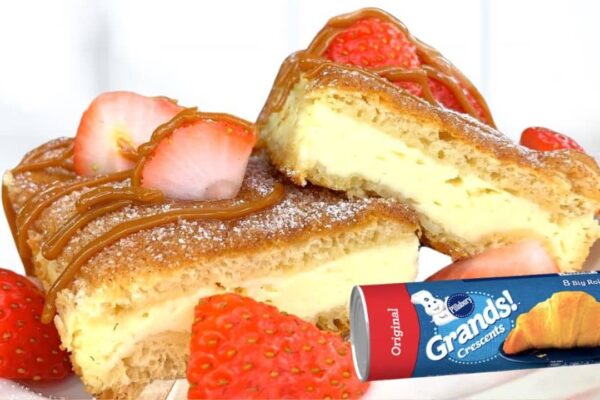 Easy Churro Cheesecake Bars, homemade and freshly served