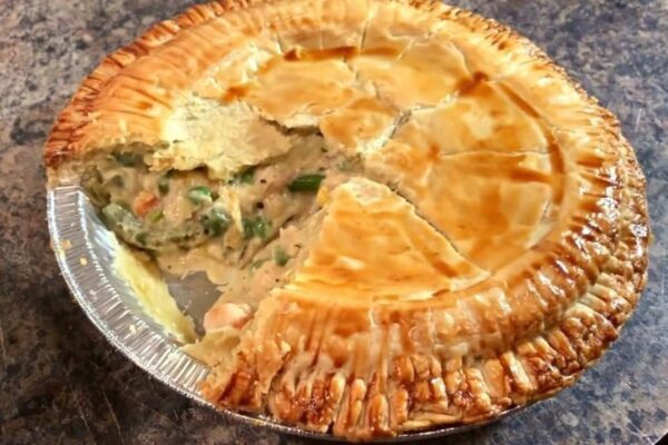Easy Classic Chicken Pot Pie, homemade and freshly served