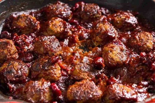 Easy Cocktail Meatballs with Cranberry Sauce, homemade and freshly served