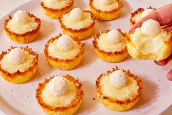 Easy Coconut Tartlets, homemade and freshly served