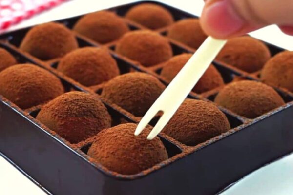 Easy 2-Ingredient Condensed Milk Chocolate Truffles, homemade and freshly served