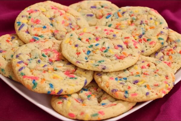 Easy Confetti Cookies, homemade and freshly served