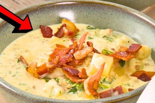 Easy-to-Make Copycat Olive Garden Zuppa Toscana, homemade and freshly served