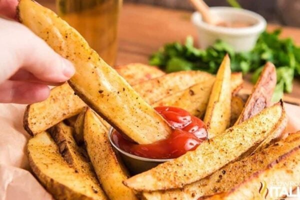 Super Easy Copycat Red Robin Potato Fries, homemade and freshly served