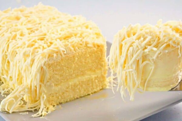 Super Easy Cotton Soft Snow Cheesecake, homemade and freshly served