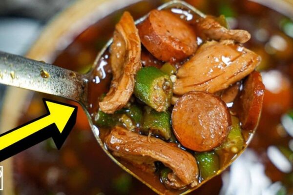 Easy Creole Chicken & Sausage Gumbo, homemade and freshly served