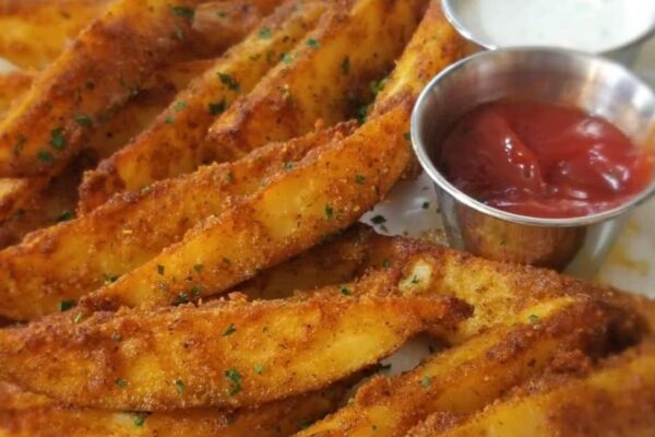 Crispy Oven-Baked Steak Fries, homemade and freshly served