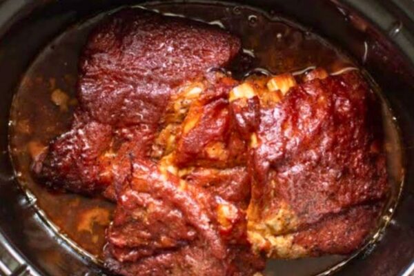 Easy Crockpot Baby Back Ribs, homemade and freshly served