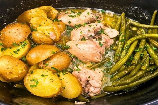 Easy Crockpot Butter Ranch Chicken, homemade and freshly served