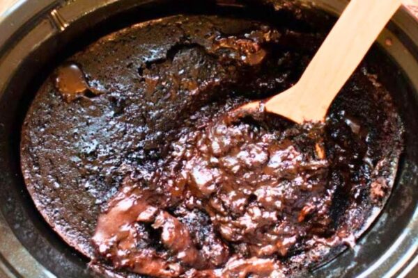 Easy Crockpot Chocolate Lava Cake, homemade and freshly served