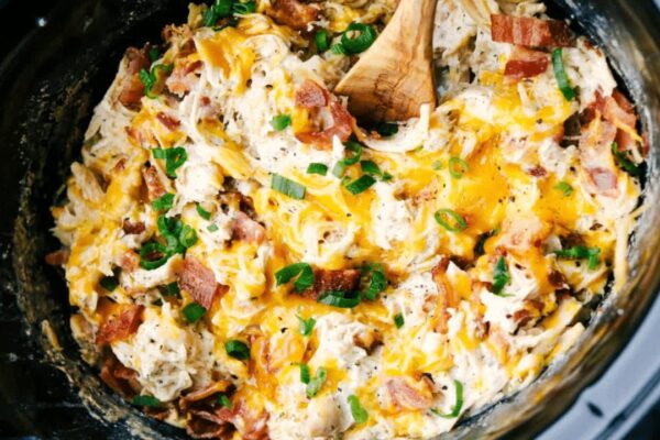 Easy-to-Make Crockpot Crack Chicken, homemade and freshly served