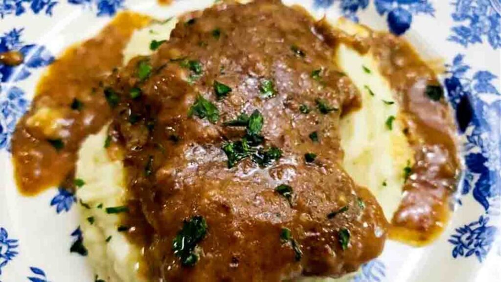 Crockpot Cube Steak and Homemade Gravy, homemade and freshly served