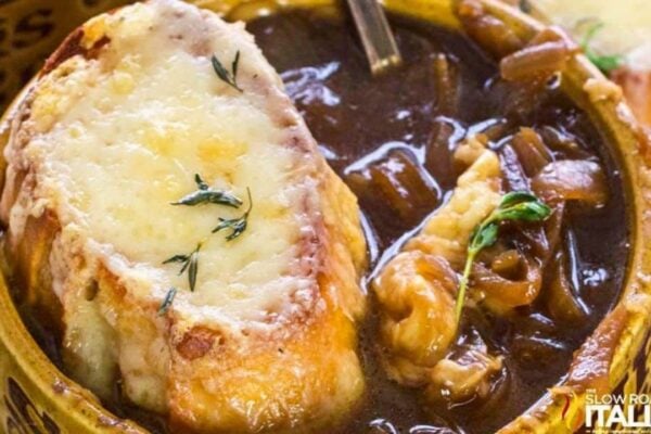 Easy Crockpot French Onion Soup, homemade and freshly served