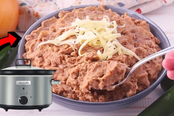 Easy Crockpot Refried Beans, homemade and freshly served