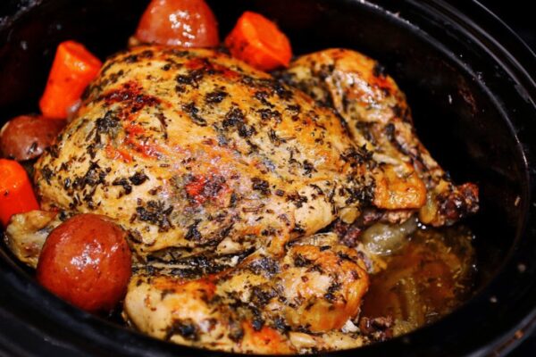 Easy Crockpot Whole Chicken & Vegetables, homemade and freshly served