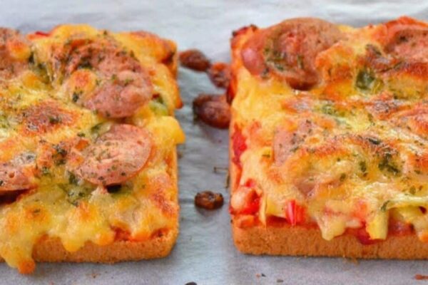 Easy Delicious Pizza Toast, homemade and freshly served