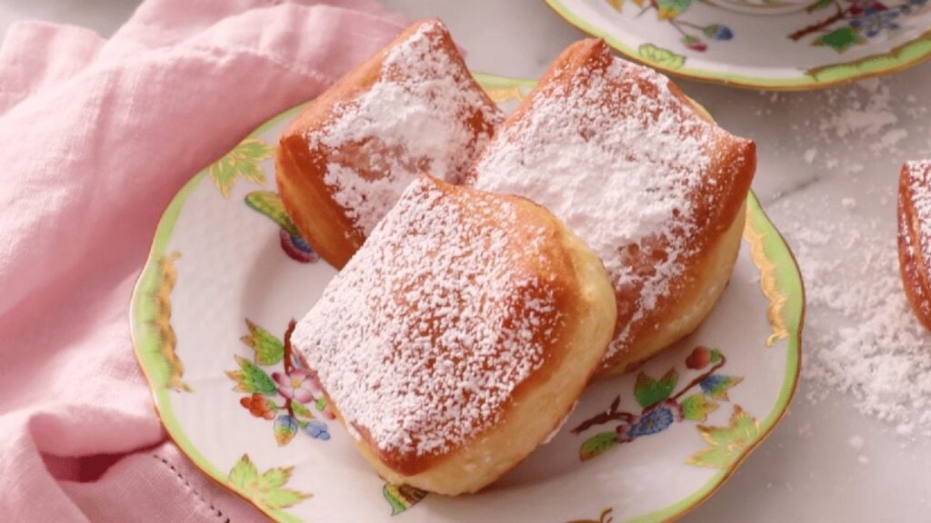 Easy Disney Copycat Beignets, homemade and freshly served