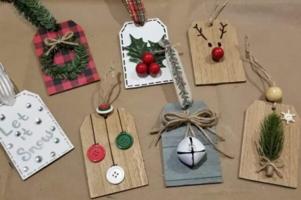Finished Inexpensive DIY Christmas Wooden Gift, a completed DIY project