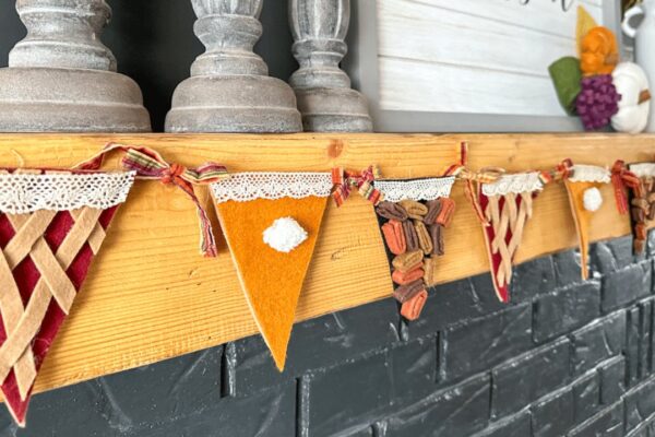 Easy DIY Holiday Pie Garland, homemade and freshly served