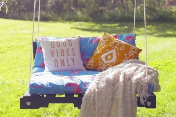 Finished Easy DIY Outdoor Pallet Swing, a completed DIY project