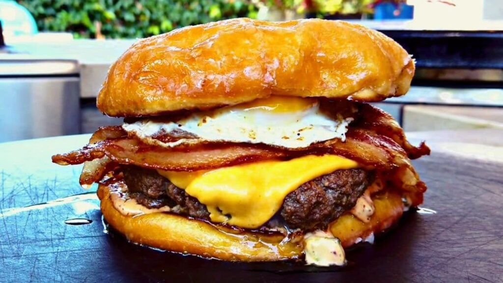 Easy Donut Bacon Cheeseburger, homemade and freshly served