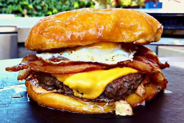Easy Donut Bacon Cheeseburger, homemade and freshly served