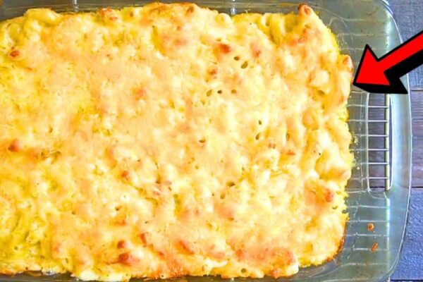 Easy Double Cheddar Mac and Cheese, homemade and freshly served