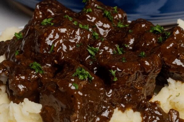 Easy Double French Onion Beef Tips & Gravy, homemade and freshly served