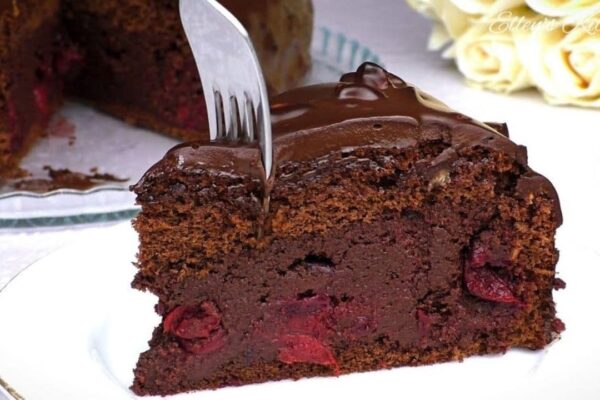 Easy Drunk Cherry Cake, homemade and freshly served
