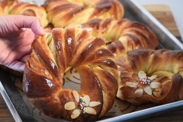 Easy and Delicious Easter Bread, homemade and freshly served