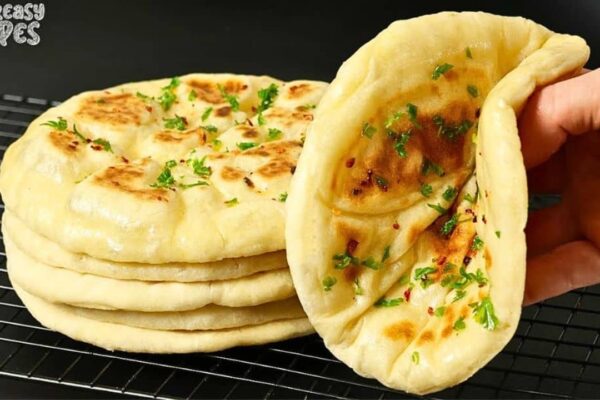 Easy 6-Ingredient Fluffy Flatbread, homemade and freshly served