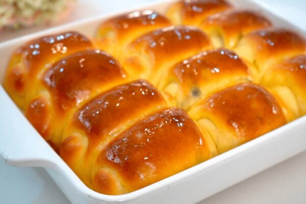 Easy Fluffy Raisin Brioche, homemade and freshly served
