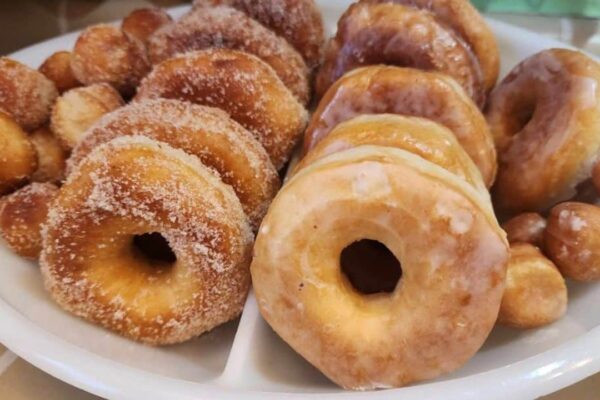 Easy 2-Ingredient Fresh Donuts, homemade and freshly served