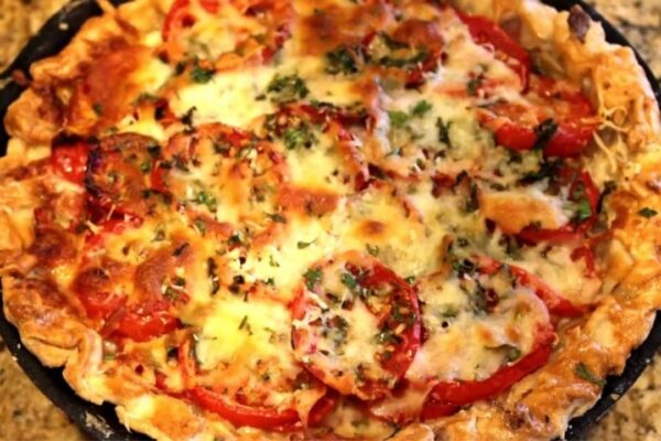 Easy Fresh Garden Tomato Pie, homemade and freshly served