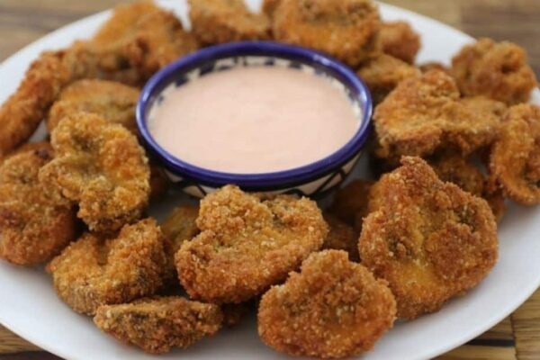 Crunchy Fried Mushrooms, homemade and freshly served