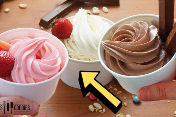 Easy 4-Ingredient Frozen Yogurt in 1 Minute, homemade and freshly served