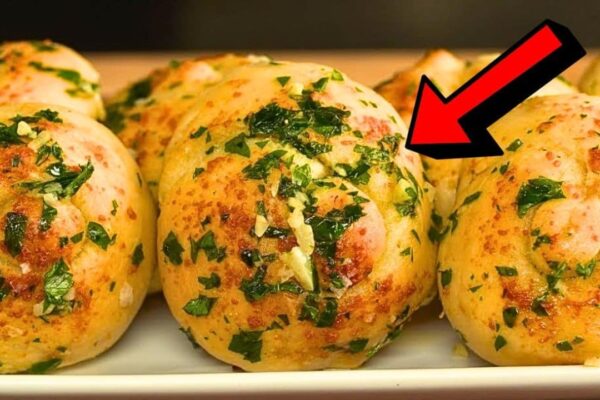 Easy Garlic Butter Cheese Balls, homemade and freshly served