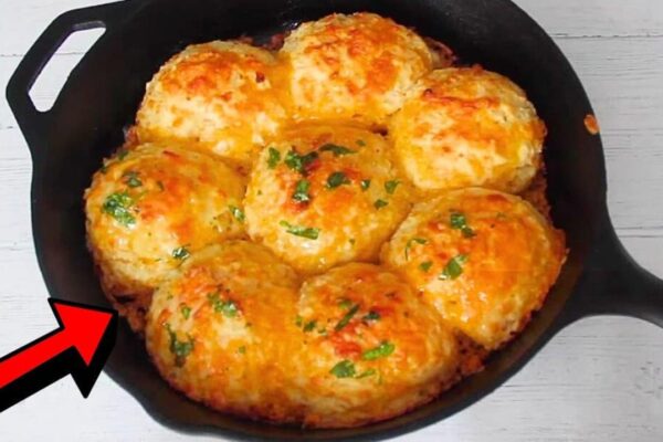 Easy Garlic Cheddar Drop Biscuits, homemade and freshly served