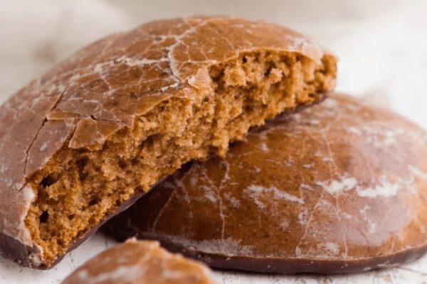 Easy German Spice Cookies, homemade and freshly served