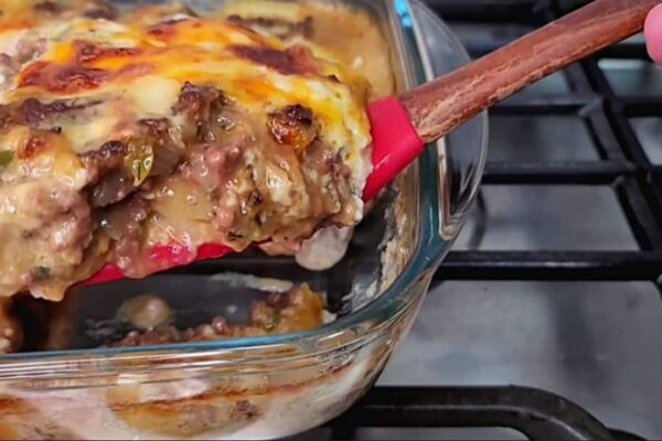 Easy Ground Beef and Potato Casserole, homemade and freshly served