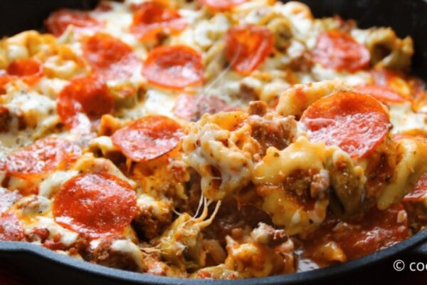 Easy Cheesy Ground Beef Tortellini Pizza Bake, homemade and freshly served