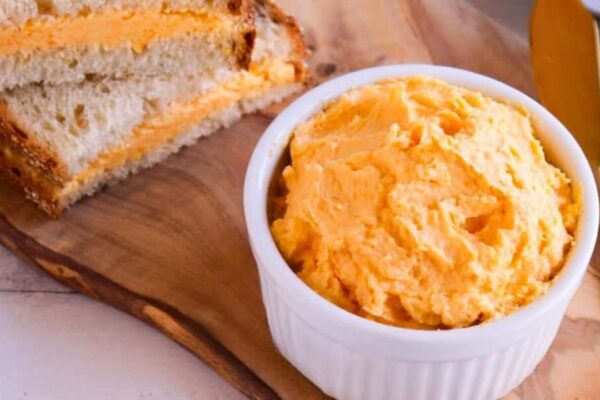 Easy Homemade Cheese Spread, homemade and freshly served