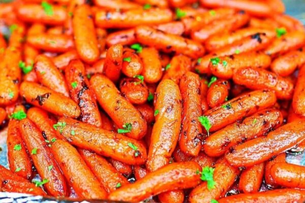 Easy Honey Butter Roasted Baby Carrots, homemade and freshly served