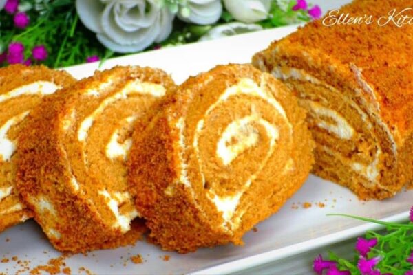 Easy Honey Cake, homemade and freshly served