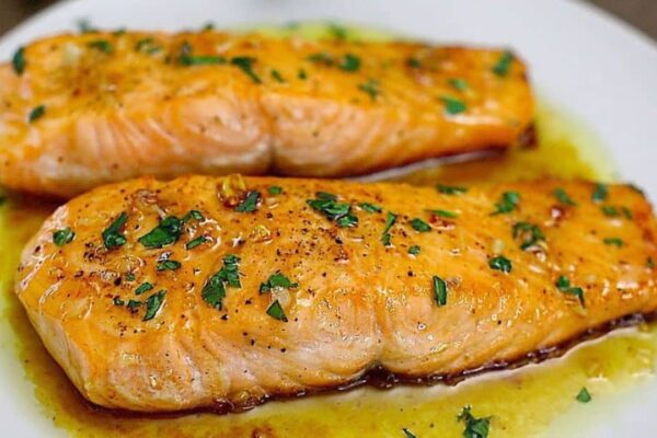 Easy-to-Make Healthy Honey Garlic Glazed Salmon, homemade and freshly served