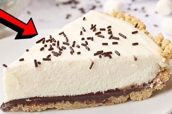 Easy No-Bake Hot Fudge Marshmallow Pie, homemade and freshly served