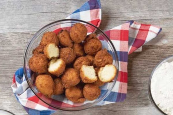 Easy Hush Puppies, homemade and freshly served
