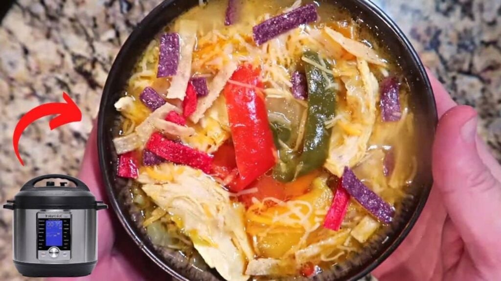 Easy Instant Pot Chicken Fajita Soup, homemade and freshly served
