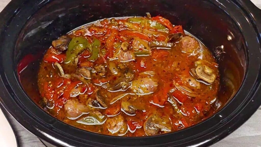 Easy Italian Sausage & Peppers Crockpot, homemade and freshly served