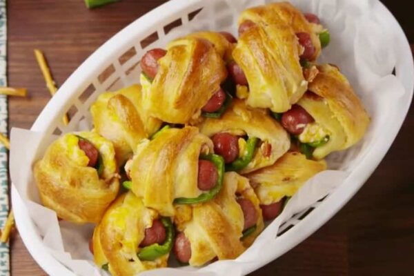 Easy Jalapeno Popper Pigs In A Blanket, homemade and freshly served